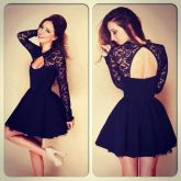 Lindo Vestido Com Detalhes Em Renda