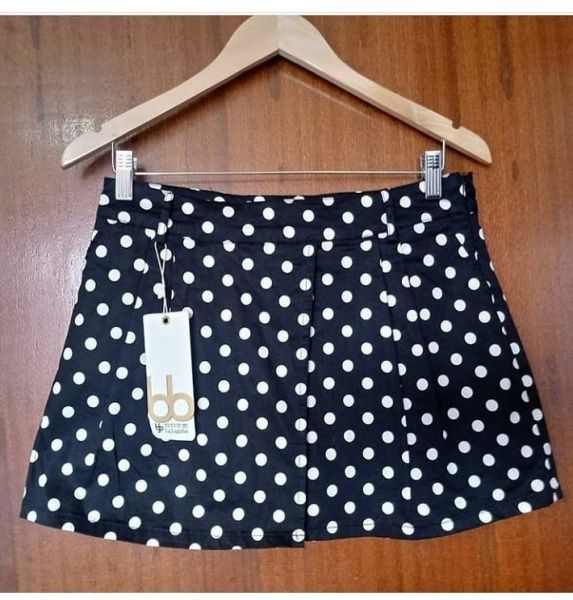Short saia estampado de poá