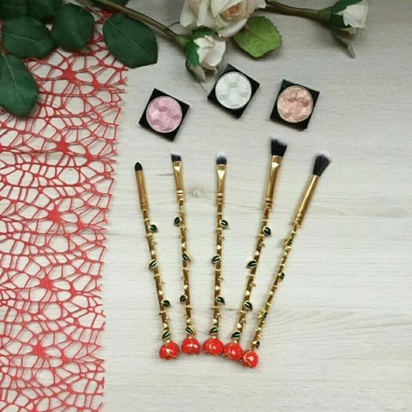 Kit com 5 pincéis Flor - A Bela e a Fera