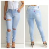 Calça Hot pant Pallazi jeans claro rasgado
