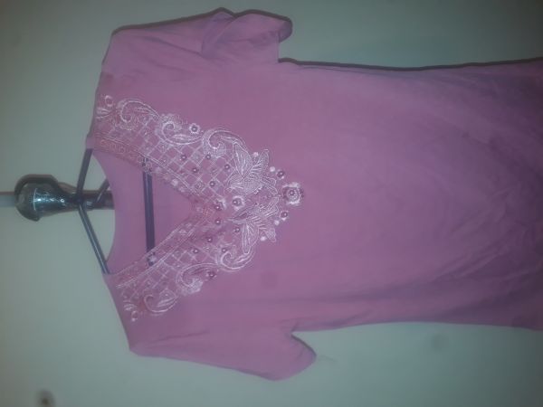 Blusa de malha bordada rosa gg