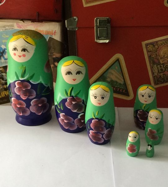 Matrioska Composta Por 7 Bonecas - Uma Dentro Da Outra 18cm