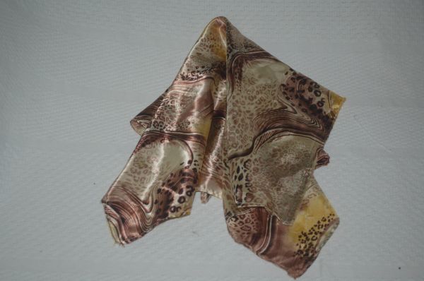 Lenço seda marrom