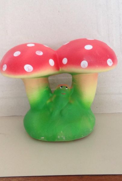 ENFEITE SAPO E COGUMELOS