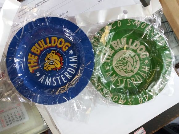 Cinzeiro metal Bulldog