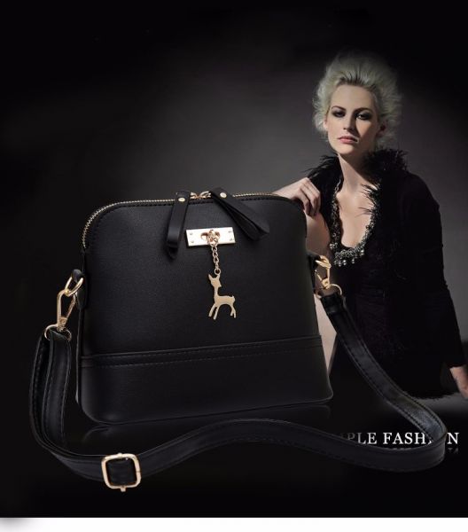 Bolsa Feminina Preta Detalhes Dourado