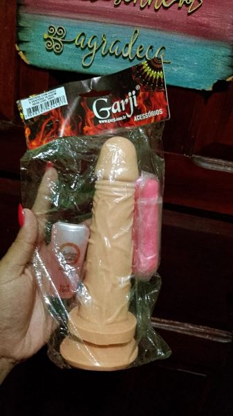 PÊNIS COM VIBRADOR E VENTOSA 16,5 X 4CM