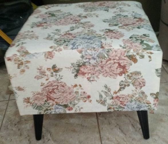 PUFF - Branco / Rosa - Cod.: 00013