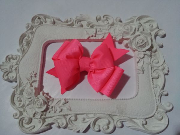 Bico de Pato com Laço Pink Florescente