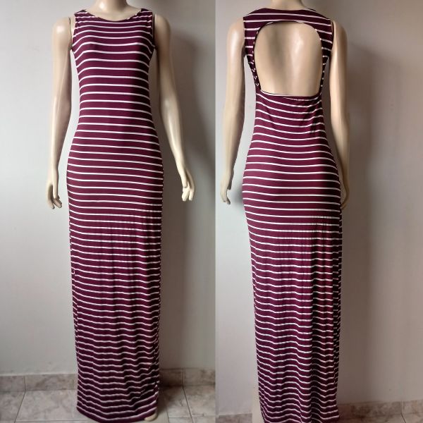 VESTIDO LONGO LISTRADO COM FENDA LATERAL