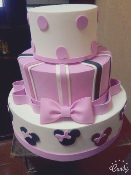 Bolo cenográfico miney rosa