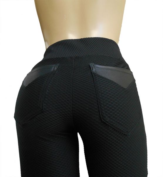 calça feminina preta com bolsos atrás(46) , com detalhes em cirrê, tecido jacquard piquet colmeia