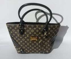 PROMOÇÃO - Bolsa Louis Vuitton - Marrom/Preta