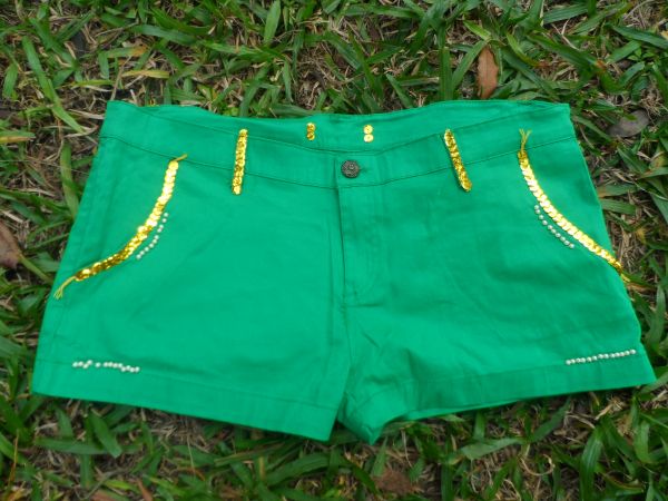 SHORTS VERDE CUSTOMIZADO