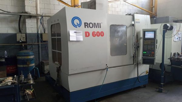 Centro de Usinagem ROMI D 600 Ano 2011 Fanuc Usada