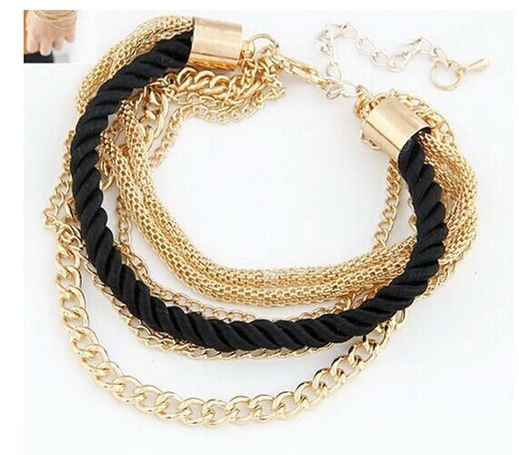 Pulseira Dourada com correntes