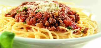 MACARRÃO À BOLONHESA