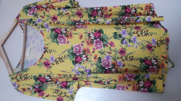 Blusa floral plus size chanes nova estampa amarela