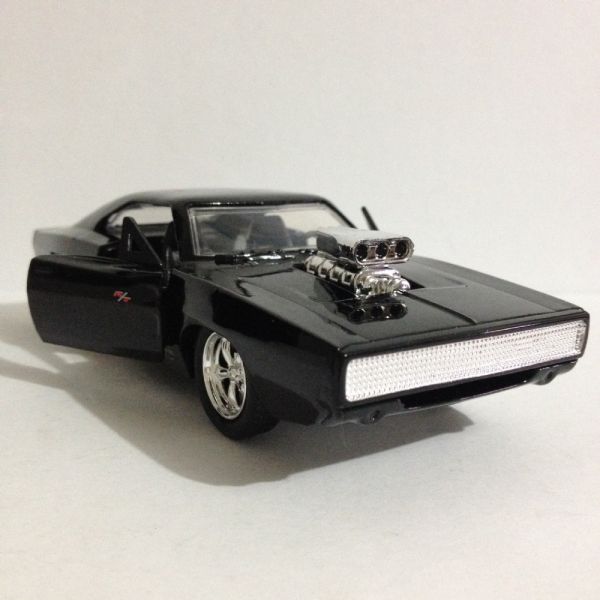 Dodge Charger 1970 (Preto Brilhante)- Velozes e Furiosos - Escala 1/32 = 13 cm