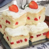 Bolo Gelado de Ninho com Morango