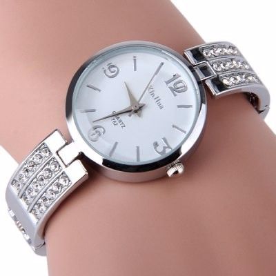 Relógio bracelete CYD