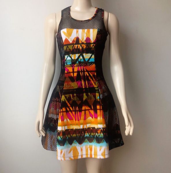 Vestido Com Telas