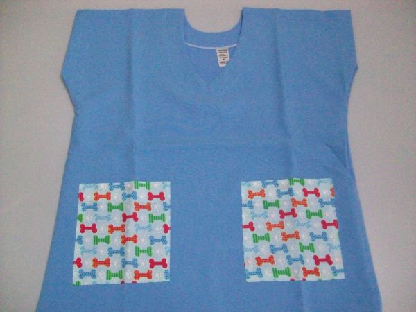 Blusa de pijama cirúrgico na tonalidade azul