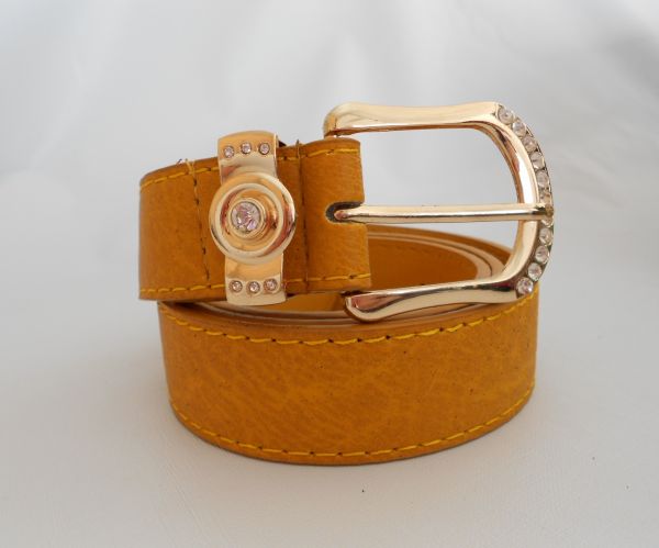 Cinto Amarelo com strass na fivela- Ref 37
