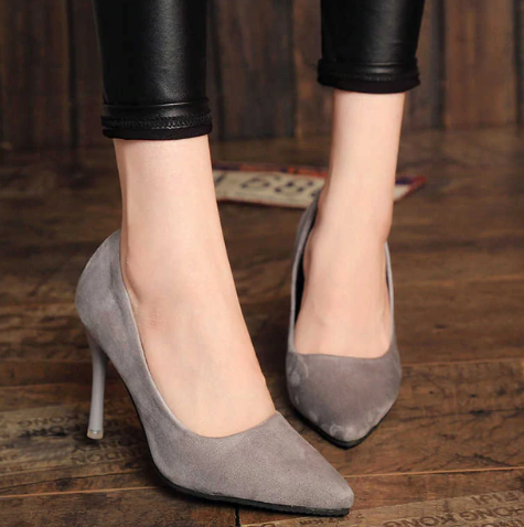 Sapatos camurça salto alto para casamento e baile !