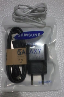 Carregador para celular mais fone de ouvido