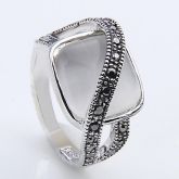 Vintage Fashion Diamond-shaped Rhinestone Statement Ring #02186852