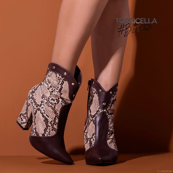 Bota Cano Curto BICO FINO cadarço PRETA estampa cobra- TORRICELLA