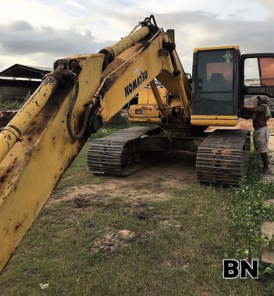 KOMATSU - PC 200