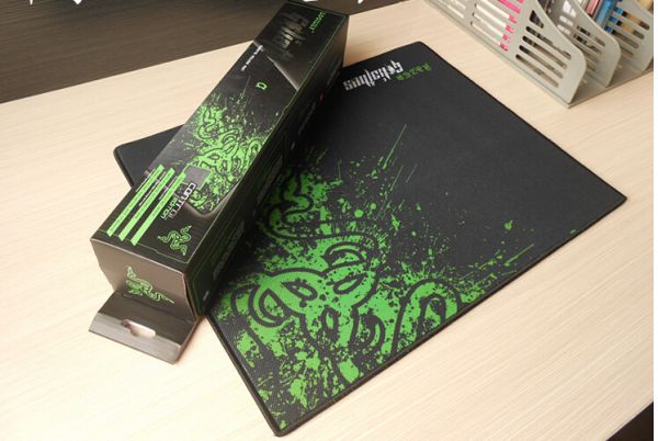 Razer Goliathus Mouse Pad / tamanho : 440 * 355