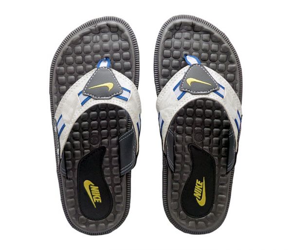 Chinelo Nike 7.0 Preto e Dourado 62