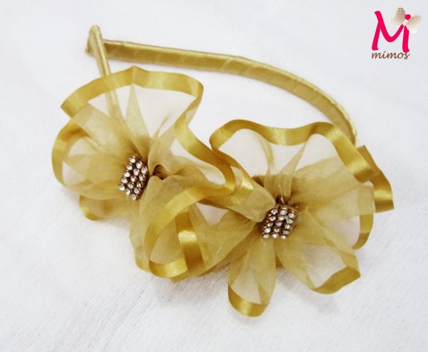 Flor em organza dourada