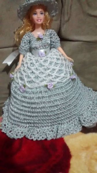 BONECAS COM VESTIDOS DE CROCHÊ
