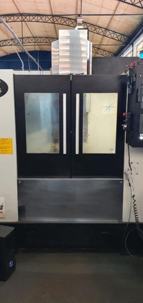 Fresadora CNC Veker MVK-760F Usada