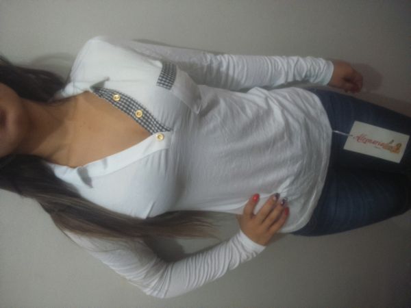 Polo Manga longa com detalhe bolso