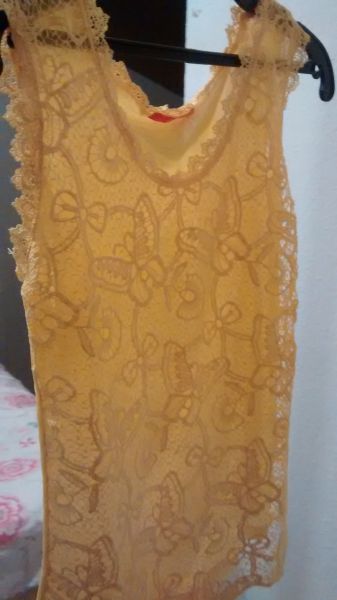 Blusinha Manga curta de renda Amarela