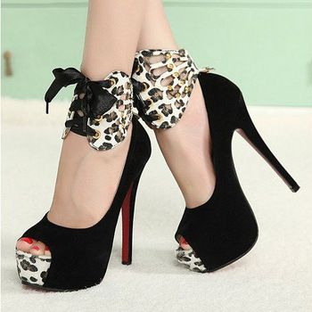 Sapato Peep Toe
