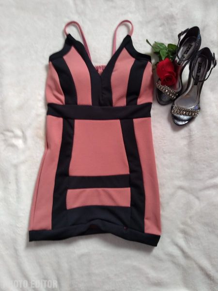 Vestido preto e rose