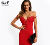 Vestido vermelho de ombro caído