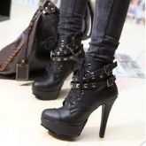 Bota Couro Tachada Cod 26.