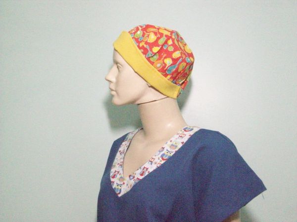 Toca cirúrgica modelo unissexy em tecido tricoline - com elástico.