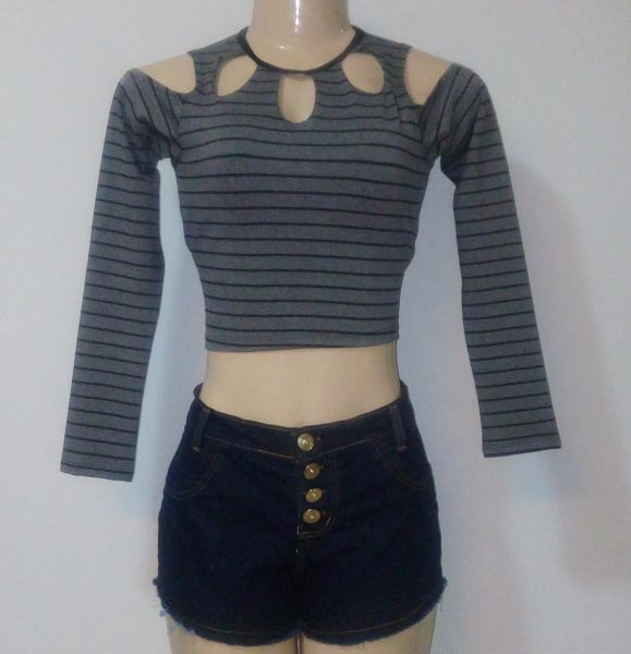 Cropped Ombro de Fora Manga Longa