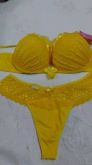 conjunto amarelo rendado