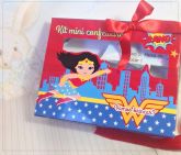 Arquivo silhouette kit mini confeiteiro mulher maravilha