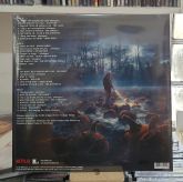 Stranger Things Soundtrack (Season 1&2, importado e acompanha brindes)