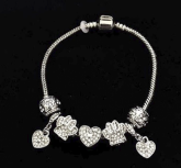 Pulseira Tipo Pandora Patinhas e Corações